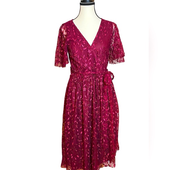 Baltic Born Embossed Marseille Midi Dress Sz L Mulberry Red Short Sleeve Floral - Picture 1 of 7